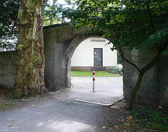 gate 2